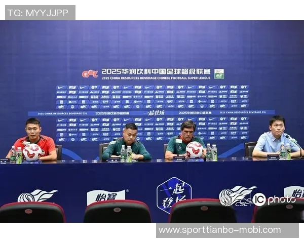 足协杯决赛前瞻拉米罗法比奥与拉莫斯王上源共同亮相发布会