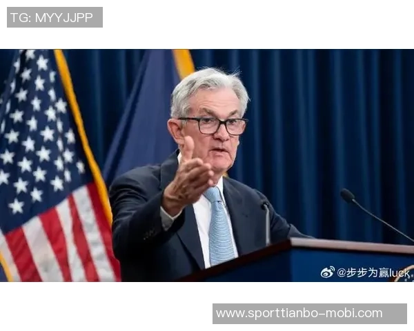 鲍威尔三分球狂轰34分坚定信念与队友教练共谋胜利目标 鲍威尔三分球狂轰34分坚定信念与队友教练共谋胜利目标