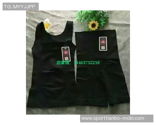 蒂米分享穿着性感霸王龙T恤的心路历程与对时尚的独特见解